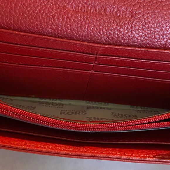 Michael Kors Wallet - Picture 6 of 10